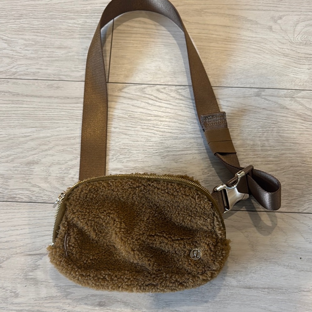 Lululemon Athletica Sherpa Crossbody Bag with Adjustable Strap